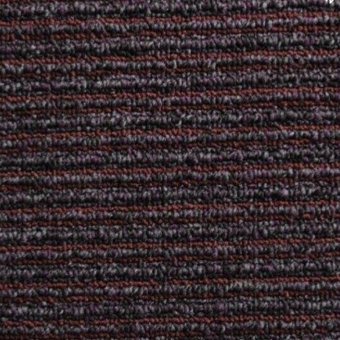 Interface Urban Retreat 203 / Bouclée / 50 cm x 50 cm / Violet