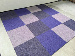 Vous recherchez des dalles de moquette Interface? Shuffle It dans la couleur Heuga 530 Purple est un excellent choix. Voir ceci et d